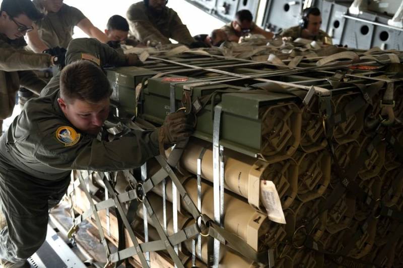 संयुक्त राज्य अमेरिका यूक्रेन के लिए एक नया सैन्य सहायता पैकेज तैयार कर रहा है