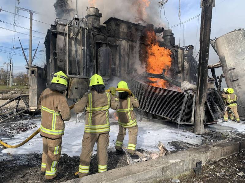 Le commandant militaire a exhorté à ne pas retarder la "déconnexion" de l'arrière de l'ennemi de l'électricité