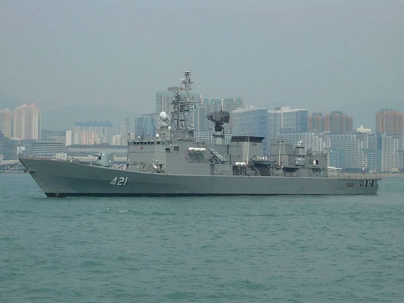 태국 해군, 침몰한 군함에서 생존자 발견