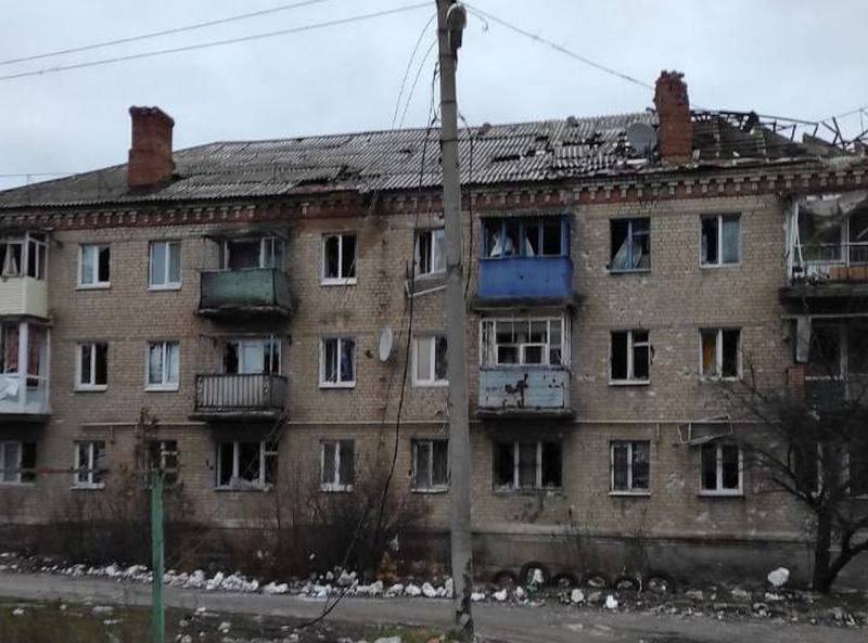 Offizier NM LPR Marochko: In Artemivsk wendet das ukrainische Militär die Taktik der „verbrannten Erde“ an