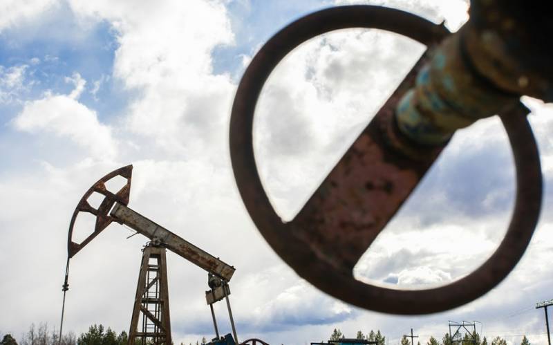 Petróleo russo: o teto está diminuindo - US$ 62 o barril, 60