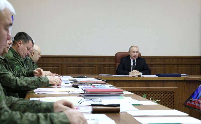 The New York Times : la rencontre de Poutine avec la direction du ministère de la Défense confirme l'intention de la Russie de passer à l'offensive en Ukraine