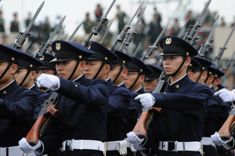 Itsepuolustuksen vahvistaminen: Japani aikoo lisätä sotilasbudjettiaan