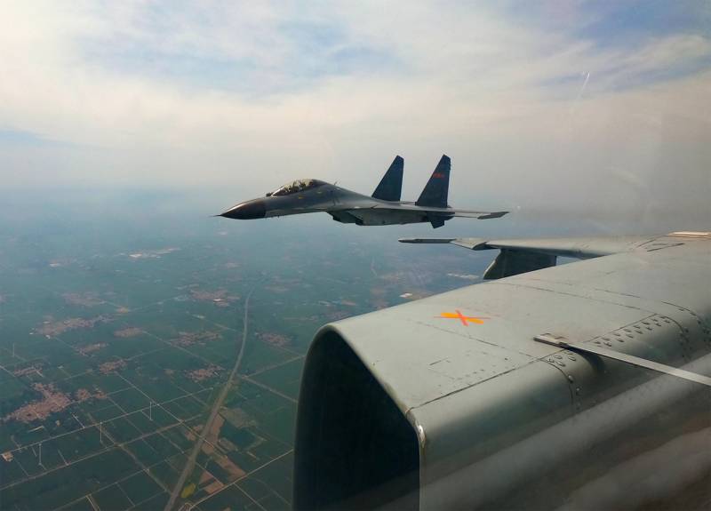 Военное ведомство Тайваня: Пекин демонстрирует военную силу, подводя корабли и летательные аппараты к острову с разных направлений