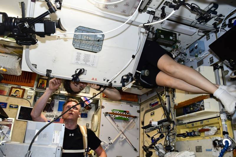 ISS「ソユーズMS-22」にドッキングされた機器アセンブリコンパートメントの減圧により、船内の温度が上昇します
