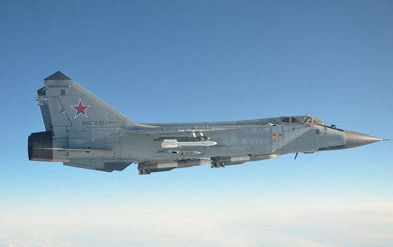アップグレードされた高高度迎撃戦闘機MiG-31BMのペアが中央軍事地区の航空連隊に就役しました