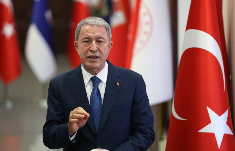 Ministro da Defesa turco: é hora de a OTAN lutar contra os ambiciosos planos militares de Atenas