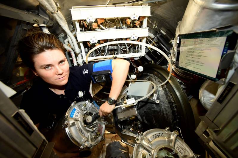 Roskosmos: Auf der ISS ist die Haut des Raumschiffs Sojus MS-22 beschädigt worden