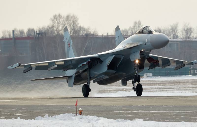 دسته ای از جنگنده های چند منظوره Su-35S وارد خدمت نیروی هوافضای روسیه شد