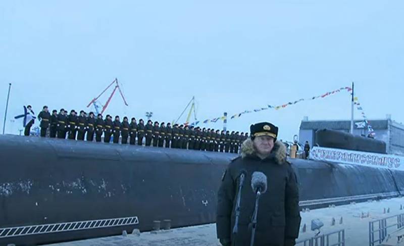 La bandera de San Andrés se izó en el crucero de misiles submarinos nucleares "Generalissimo Suvorov"