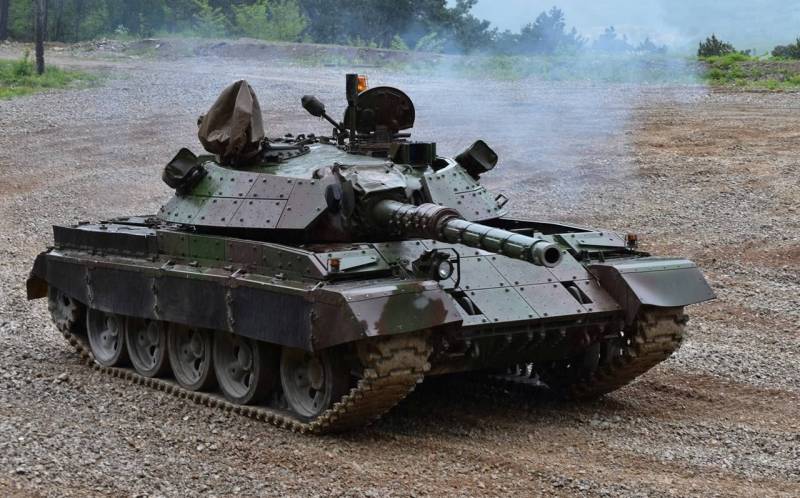 यह फ्रंट लाइन पर स्लोवेनियाई टैंक M-55S APU के आगमन के बारे में ज्ञात हुआ