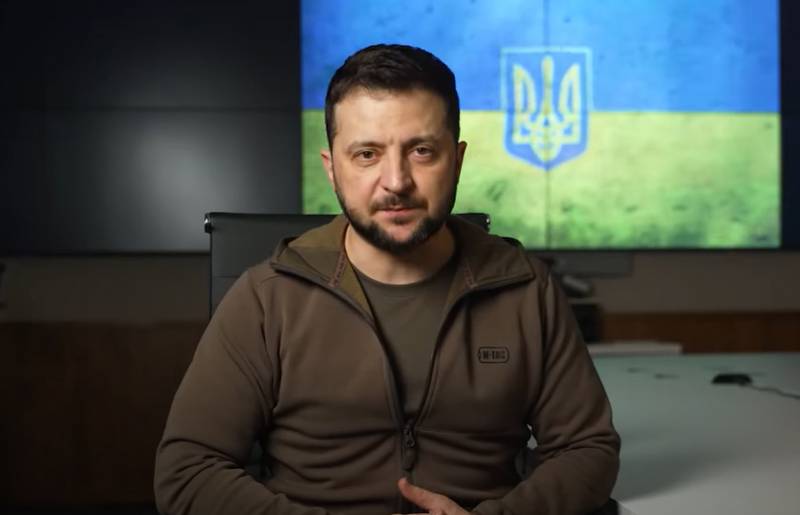 ज़ेलेंस्की ने अपने वीडियो संदेश में यूक्रेन के सशस्त्र बलों द्वारा एर्टोमोव्स्क के पास पांच बस्तियों के नुकसान के बारे में कुछ नहीं कहा।