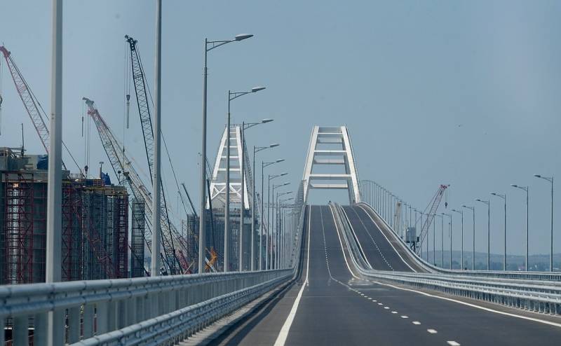Rosavtodor : Deux travées de la partie automobile du pont de Crimée seront prêtes en janvier et deux autres en février