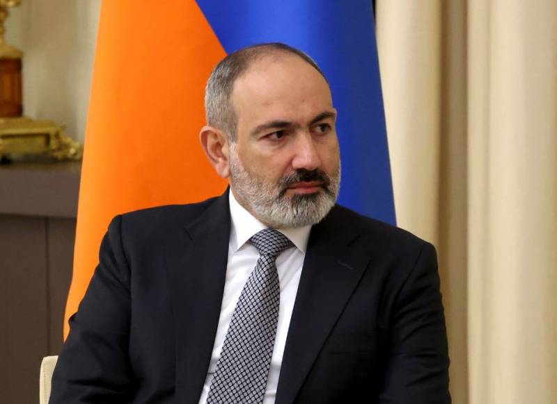 O primeiro-ministro armênio pediu o envio de uma missão internacional de investigação ao corredor Lachin