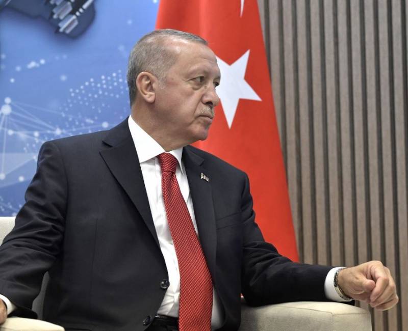 Mídia alemã: o presidente turco Erdogan pediu à Rússia que cessasse o fogo na Ucrânia unilateralmente