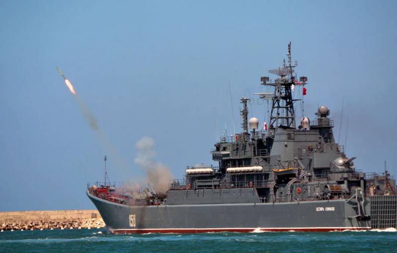 Een Amerikaanse waarnemer drong er bij de Russische vloot op aan om met hulp van Turkije de Russische vloot uit de Zwarte Zee te “verdrijven”.