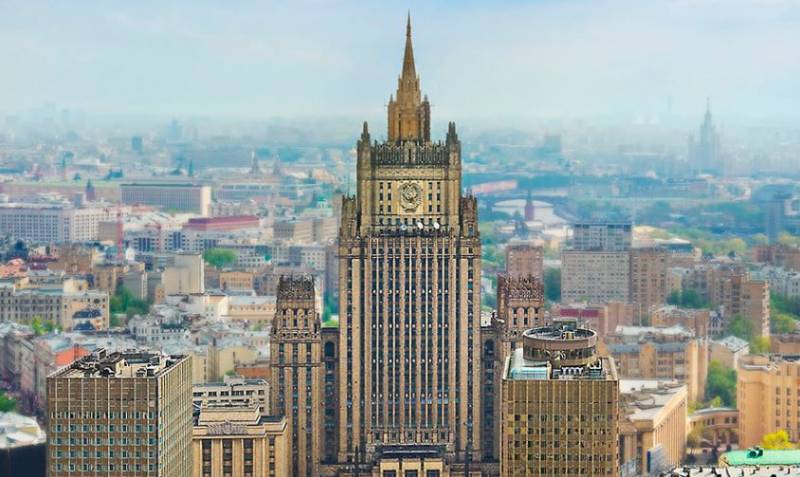 O Ministério das Relações Exteriores da Rússia impôs sanções pessoais contra 36 cidadãos britânicos