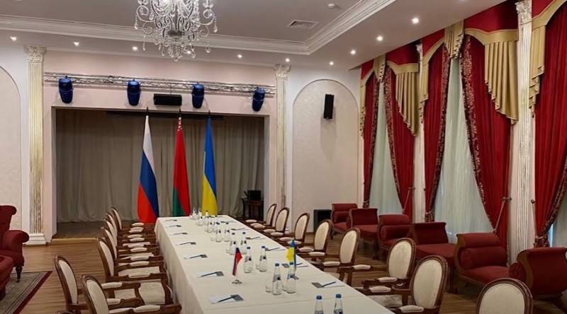 משרד החוץ הרוסי: שיחות פוטנציאליות בין רוסיה לאוקראינה צריכות להתקיים ללא מתווכים