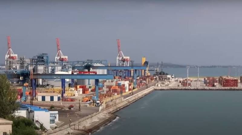 کشتیرانی در تنگه بسفر به دلیل غرق شدن کشتی از بندر اوکراین مسدود شده است
