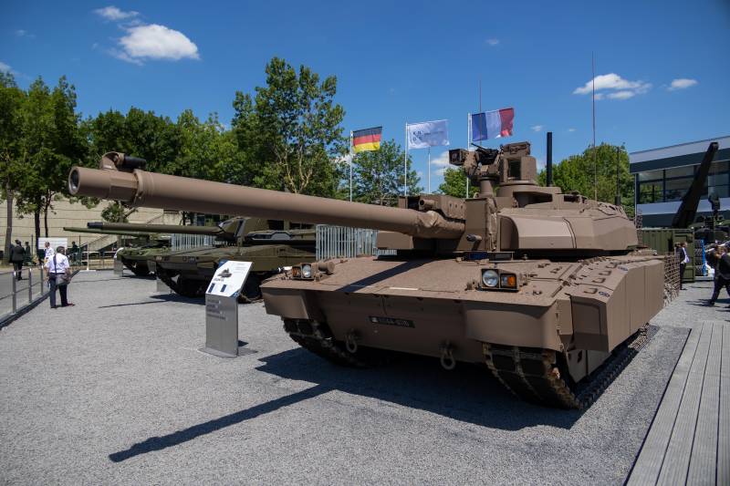 프랑스군은 보호 기능이 강화된 업그레이드된 탱크 Leclerc XLR을 주문했습니다.