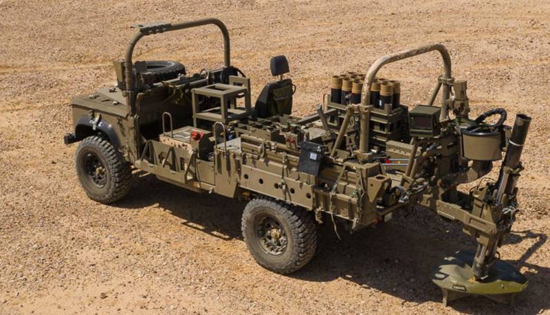 Le forze speciali dell'esercito americano testano i mortai Sling su una piattaforma per auto