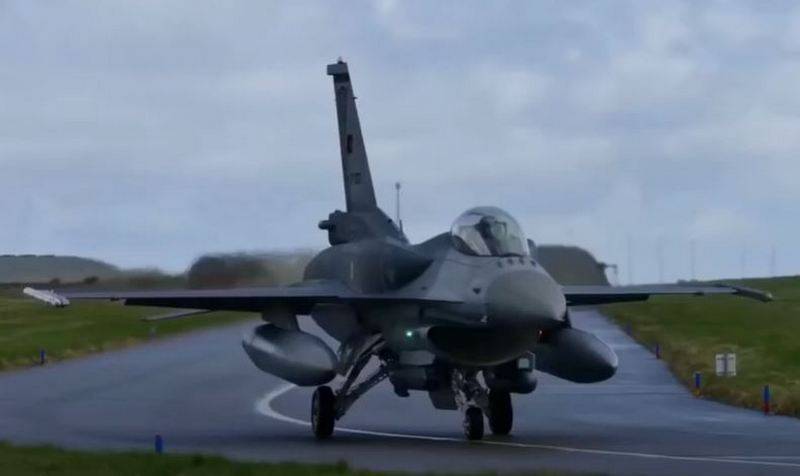 ראש משרד החוץ ההולנדי הבטיח לשקול אפשרות לספק לאוקראינה מטוסי F-16