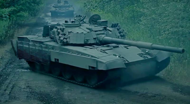 "מספיק ציוד לחטיבה": פולין מתכוונת לחמש את הכוחות המזוינים של אוקראינה בטנקים ורכבי חי"ר.