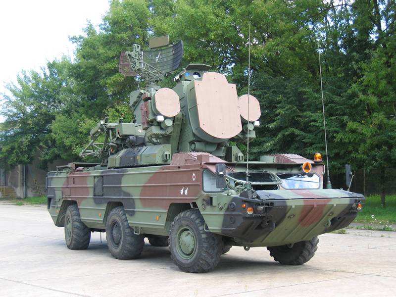 우크라이나 군은 폴란드에서 현대화 된 Osa-AKM-P1 방공 시스템에서 목표물의 패배를 보여주었습니다.