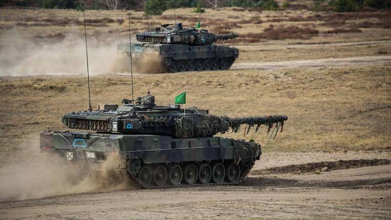 The foreign ministers of the three Baltic countries called on Germany to "immediately" supply Ukraine with Leopard tanks
