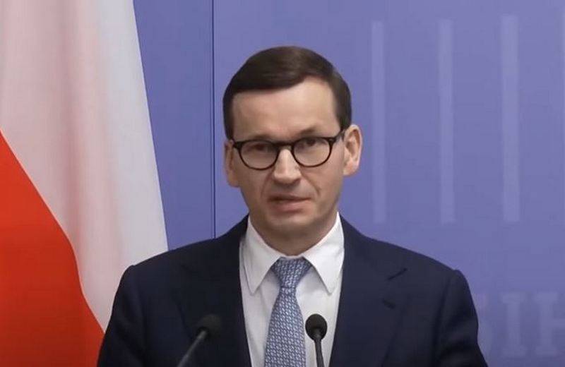 O primeiro-ministro polonês Morawiecki prometeu "fazer sem a Alemanha" na questão da transferência de tanques de guerra para a Ucrânia
