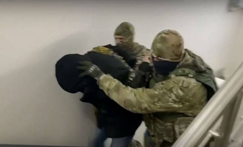 Gli ufficiali dell'FSB hanno arrestato un agente dei servizi speciali ucraini che preparava un attacco terroristico sul territorio di una delle regioni del Distretto Federale del Caucaso settentrionale