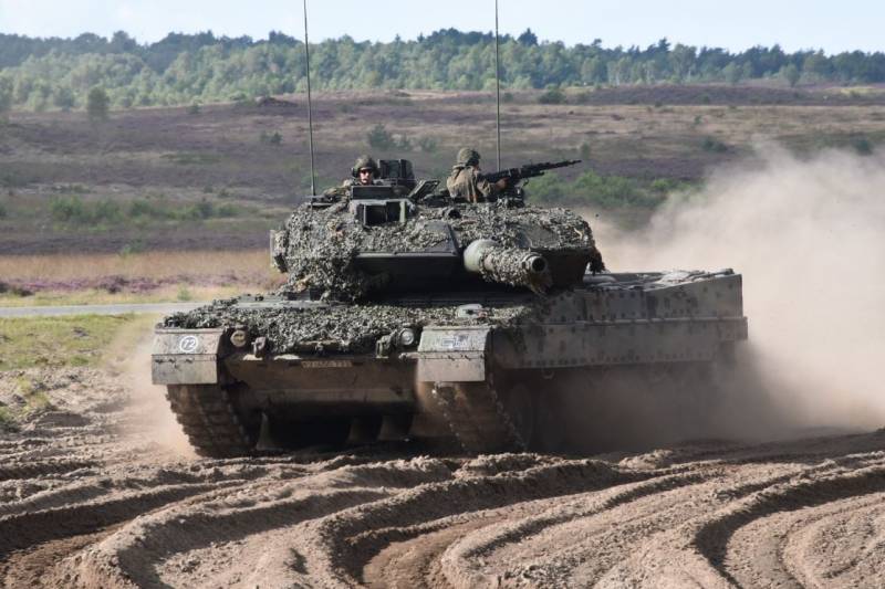 독일어 판: 독일 총리는 우크라이나에 탱크를 공급하기로 결정하기 전에 위험한 행동을 취했습니다.