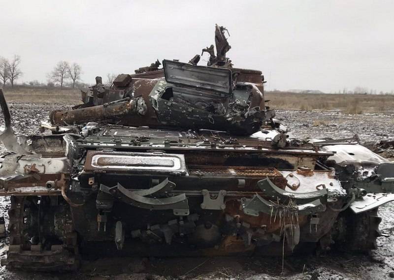 Commandant militaire russe: L'initiative est passée aux forces armées russes, l'ennemi est obligé de chercher des réserves pour boucher les trous dans la défense