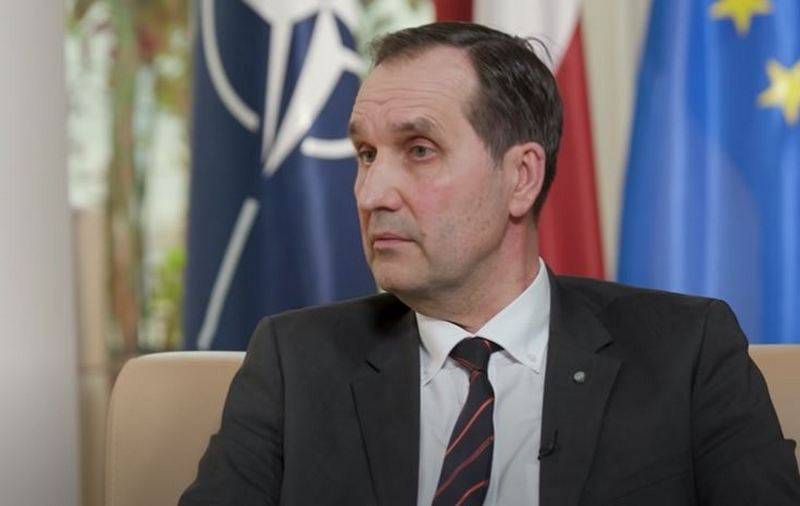 Det ryska utrikesministeriet utvisade den lettiska ambassadören utan att vänta på att hans diplomatiska uppdrag skulle slutföras