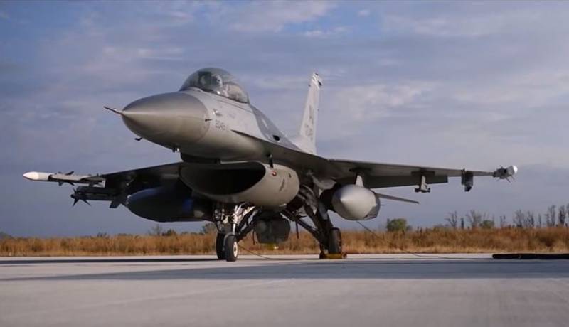 The Netherlands promises to consider the supply of F-16 fighters to Ukraine if requested