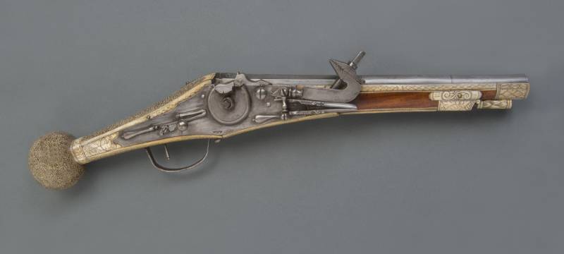 Și din nou armele Muzeului Philadelphia