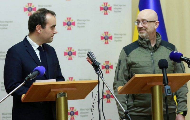 Министр обороны Франции объявил о поставке Киеву дополнительной партии 155-мм САУ Caesar