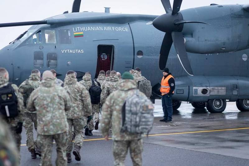 Lithuania sent military instructors to the UK to train Ukrainian military