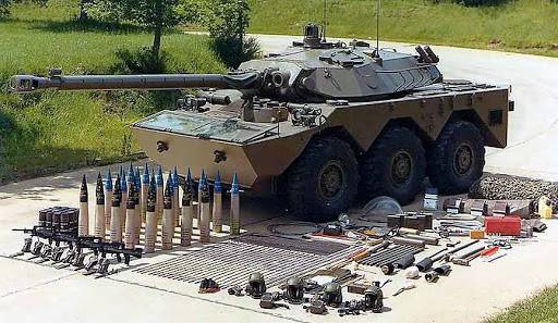AMX-10RC ammusten kanssa