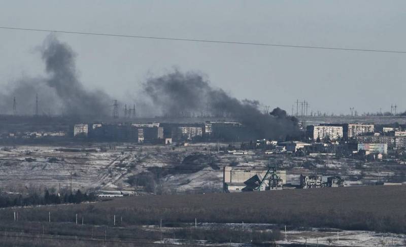 When trying to escape from the western environs of Soledar, the remnants of the Armed Forces of Ukraine often run into their own minefields