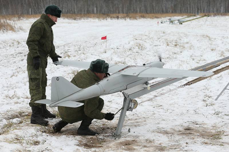 Kyiv annonce l'utilisation de drones de reconnaissance pour larguer des grenades par les forces armées russes
