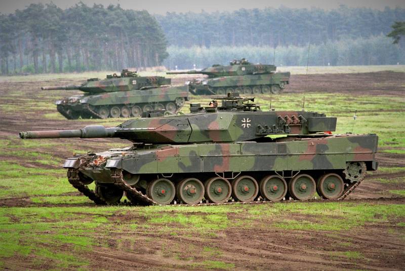 لهستان می گوید که از اتحادیه اروپا برای تانک هایی که به اوکراین تحویل داده شده است، غرامت می خواهد