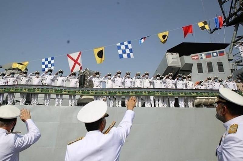 Kaksi pitkän matkan matkalle osallistuvaa iranilaista sotalaivaa saapuu Brasiliaan