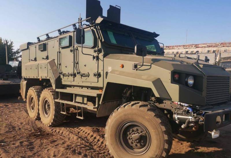 Um grande lote de veículos blindados 3-STS "Akhmat" entrou em serviço com as unidades do Distrito Militar Central