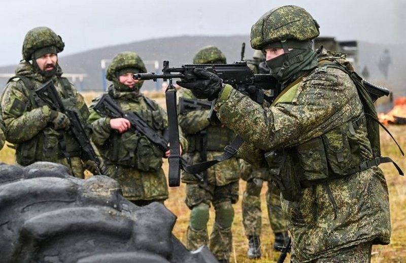 Anh hùng nước Nga Alexander Golovashkin gọi việc quân đội chủ động tiếp quản việc cung cấp quân tình nguyện trong khu vực NVO là một quyết định đúng đắn