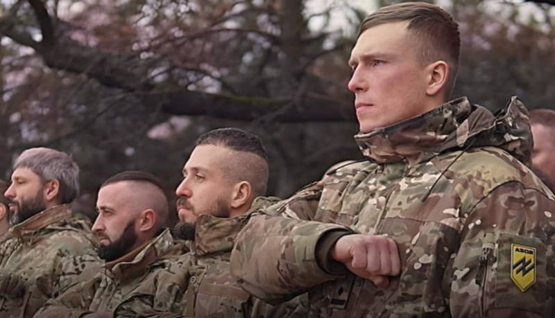 El batallón nacional "Azov" negó los informes sobre la transición a las Fuerzas Armadas de Ucrania y la formación de una brigada.