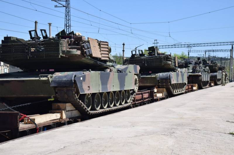 L'ex ambasciatore dell'Ucraina Melnik ha chiamato il numero di carri armati e veicoli da combattimento di fanteria necessari per la controffensiva primaverile delle forze armate dell'Ucraina