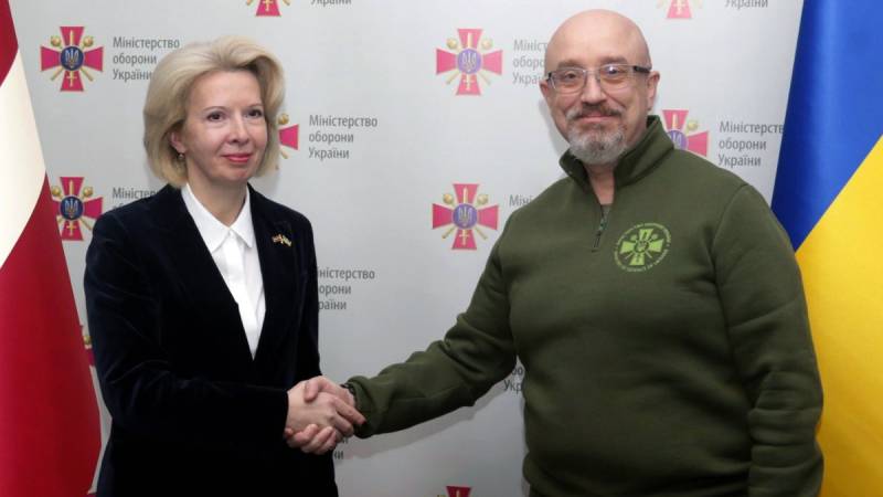 Die lettische Verteidigungsministerin Inara Murniece versprach, Kiew mit einer neuen Ladung militärischer Hilfe, einschließlich Hubschraubern, zu versorgen