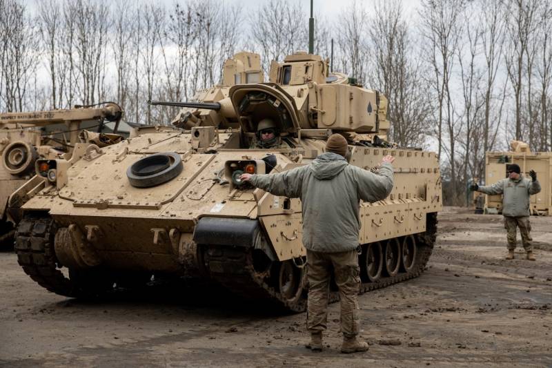 미 국방부는 키예프가 독일에서 공부하기 위해 새로운 군인 배치를 보내기를 희망합니다.