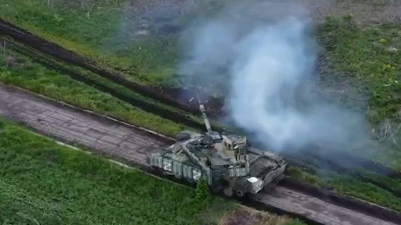 En yeni T-90M "Proryv" tankları, Ukrayna cephesinin ön cephesinde aktif olarak çalışıyor